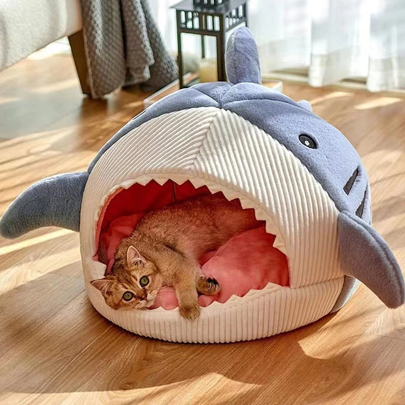 Warm Cat Bed – Cartoon Shark Design