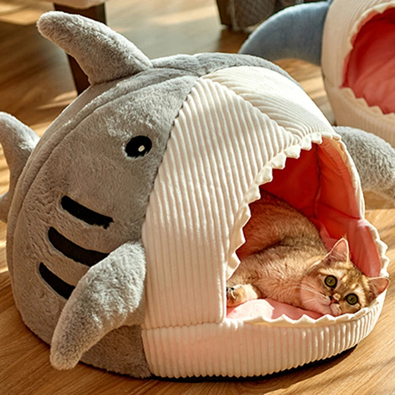 Warm Cat Bed – Cartoon Shark Design